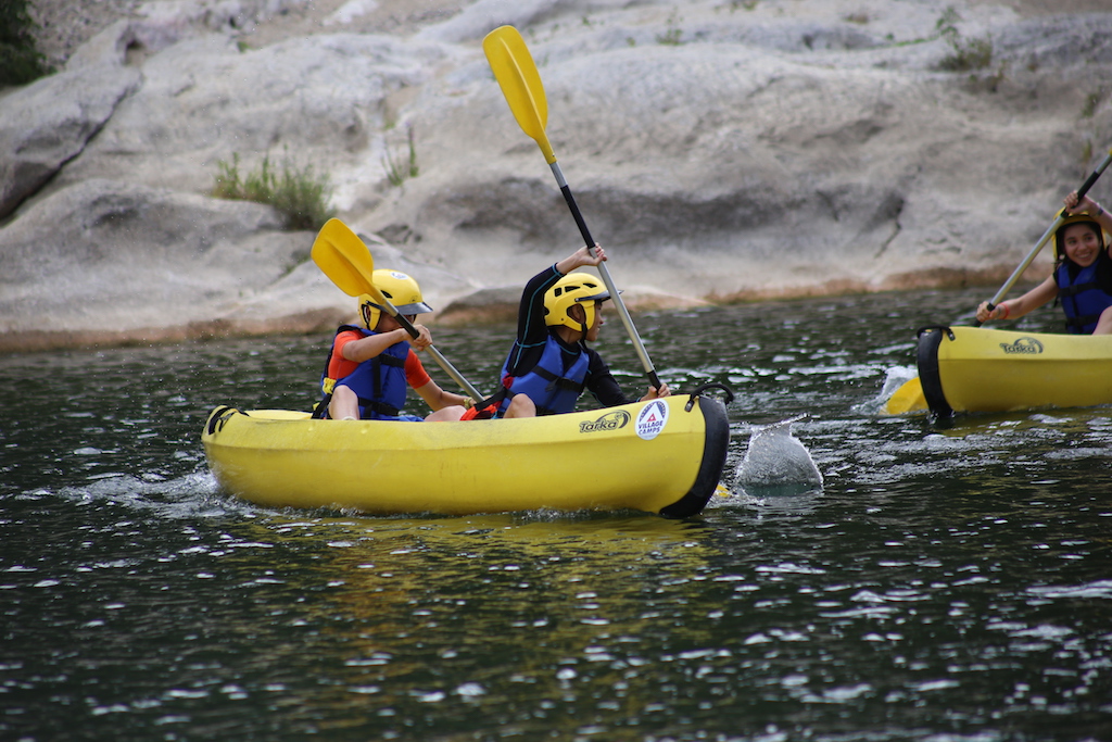 Village Camps International Summer Camp Ard&egrave;che, France 2019-07-26 https://www.villagecamps.com/journals_admin/images/2225-3128-R12Canoe8 copy.jpg
